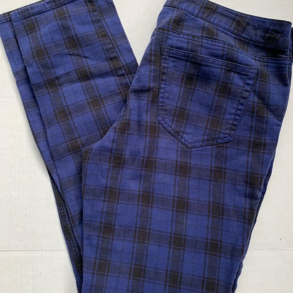 Dark blue plaid, low waisted punk jeans